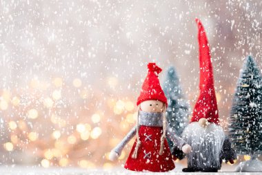 Noel tebrik kartı. GNOME Festival arka plan. Yeni yıl symb