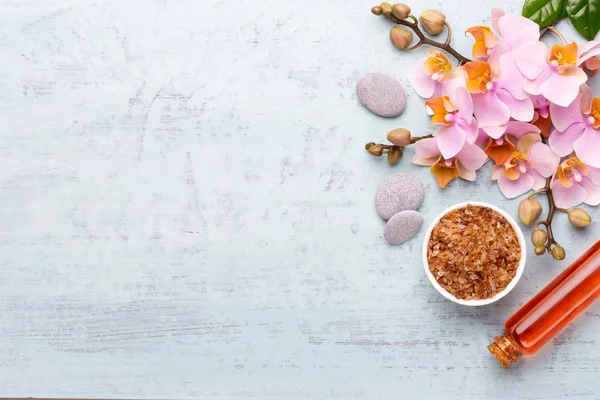 Klasik arka planda orkide çiçekleri. Spa arka planı, spa