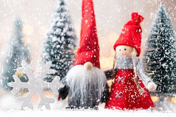 Noel tebrik kartı. GNOME Festival arka plan. Yeni yıl symb