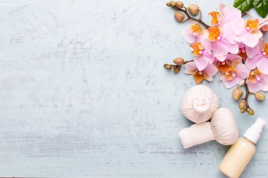 Klasik arka planda orkide çiçekleri. Spa arka planı, spa