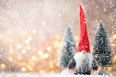 Noel tebrik kartı. GNOME Festival arka plan. Yeni yıl symb