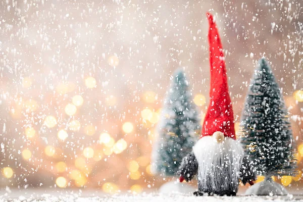 Noel tebrik kartı. GNOME Festival arka plan. Yeni yıl symb