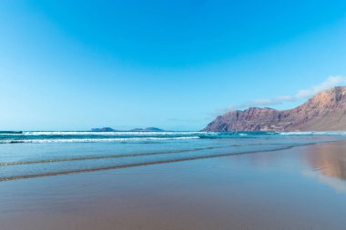 caleta de famara, lanzarote, plaj manzarası.