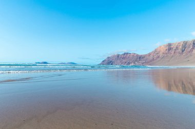 caleta de famara, lanzarote, plaj manzarası.