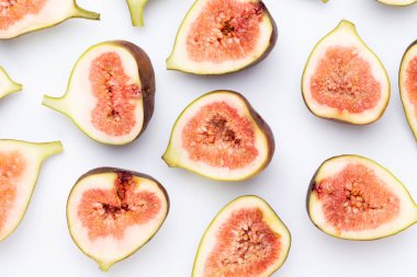 Beyaz arka plan üzerinde izole incir meyve. Üstten Görünüm. Düz yatıyordu patt