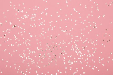 Noel kompozisyonu. Noel altın parıltılı süslemeleri.