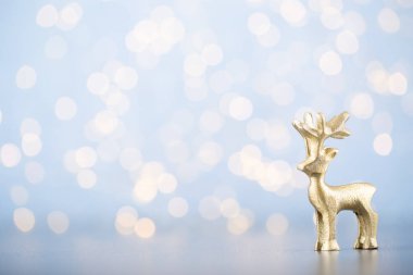 Noel topu arka plan. Mavi b tebrik kartı süslemeleri