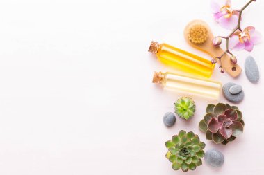 Metin için alanı olan bir spa arkaplanı. Spa tebrik kartı demek. Aromaterapi teması, el yapımı biyokozmetik. Düz yatıyordu.