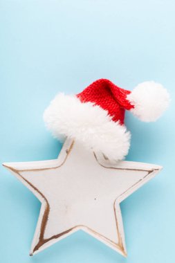 Noel süslemeli klasik Noel arkaplanı. Noel tebrik kartı. Yeni yıl konsepti. Uzayı kopyala Düz yatıyordu. Üst görünüm.