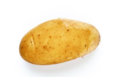 Beyaz arka planda izole edilmiş yeni patates. Yakın plan..