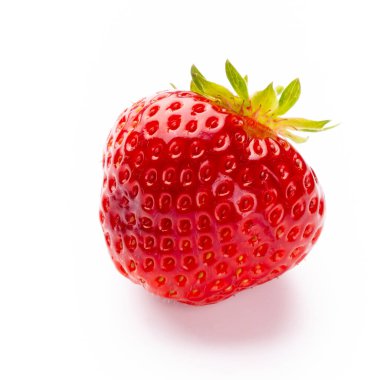 İzole edilmiş çilek. Tek çilekli meyve beyaz arkaplanda izole edilmiş, kırpma yolu ile - resim