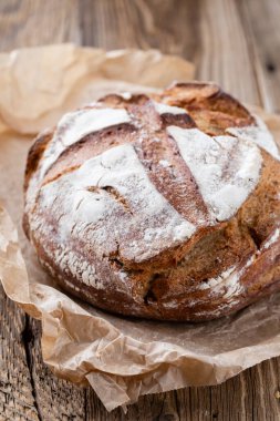 Ekmek arkaplan, üst görünüm, siyah ve çavdar somunları.