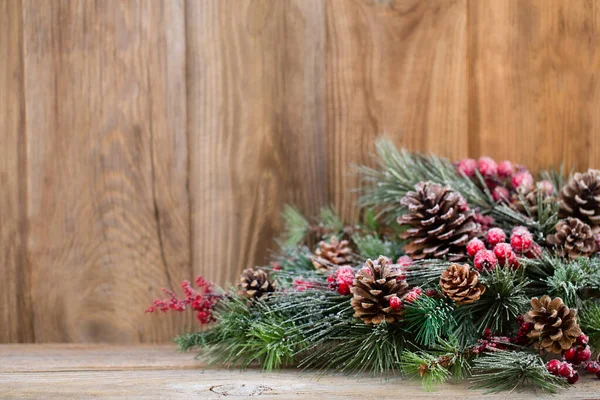 Tarjeta Felicitación Navideña Decoración Festiva Sobre Fondo Madera Concepto Año —  Fotos de Stock