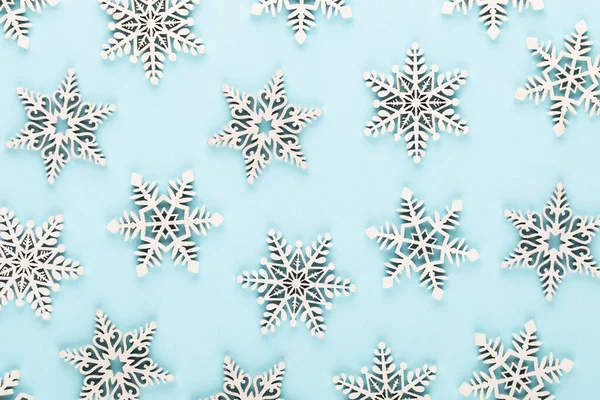 Fondo Navidad Decoraciones Nieve Blanca Sobre Fondo Rosa — Foto de Stock