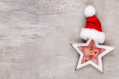 Fotokopi alanı olan gri arkaplanda Noel dekoru - Resim