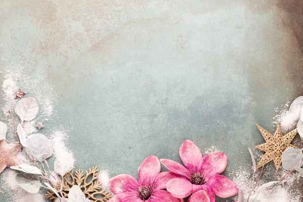 Mooie Kerst Roze Bloem Vintage Blauwe Achtergrond Platte Lay Ontwerp — Stockfoto