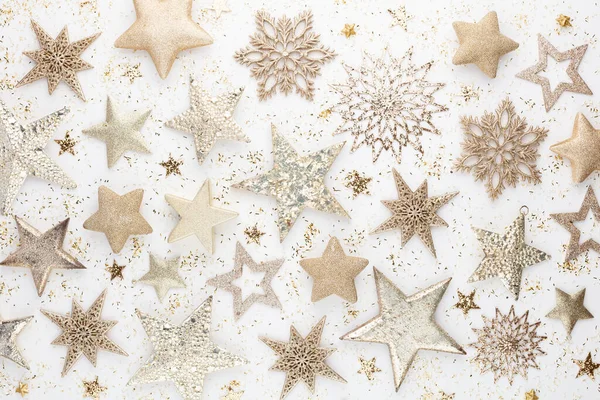 Weihnachtskomposition Dekorationen Auf Weißem Hintergrund Weihnachten Winter Neujahr Flache Lage — Stockfoto