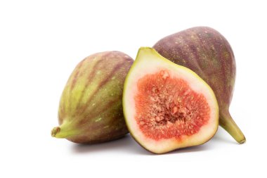 Beyaz arka planda izole edilmiş incir meyveleri. Üst Manzara. Düz yatıyordu.