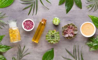 Metin için alanı olan bir spa arkaplanı. Spa tebrik kartı demek. Aromaterapi teması, el yapımı biyokozmetik. Düz yatıyordu.