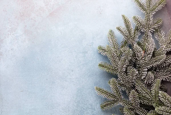 Kerst Samenstelling Dennenboom Takken Goud Sterne Blauwe Achtergrond — Stockfoto
