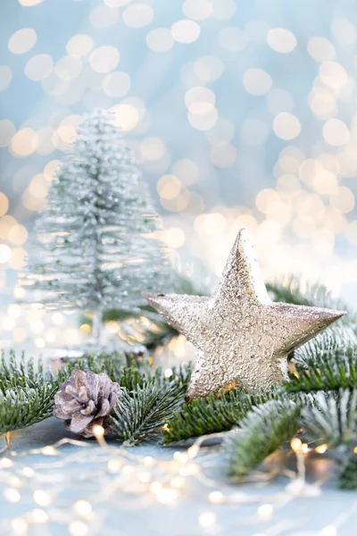 Abeto Navidad Con Estrellas Luces Brillantes Borrosas — Foto de Stock