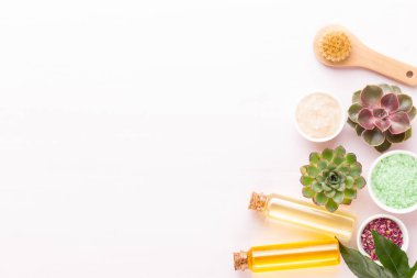 Metin için alanı olan bir spa arkaplanı. Spa tebrik kartı demek. Aromaterapi teması, el yapımı biyokozmetik. Düz yatıyordu.