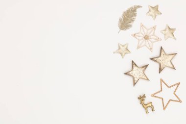 Beyaz ahşap masanın üzerinde Noel arkaplanı.