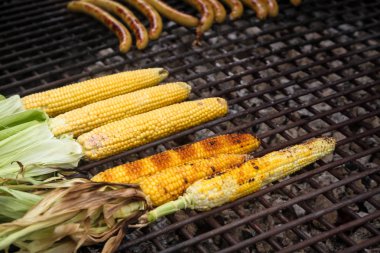 Mısır sokak bir kafede ızgarada pişirme