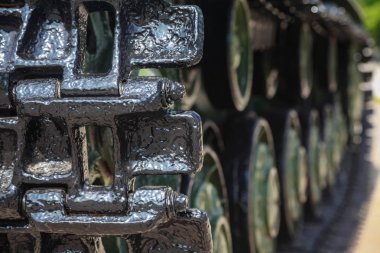 tırtıl ve silindirler tankı Klim Voroshilov 2, yakın çekim