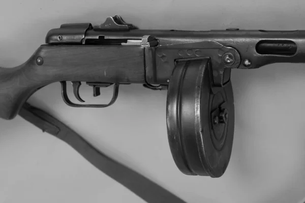 Shpagin submachine gun with magazine, sample 1941