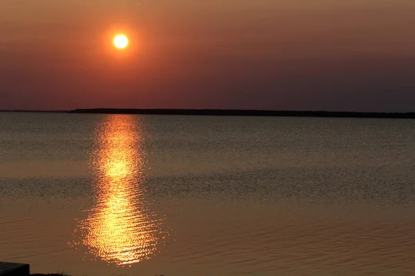 Coucher de soleil depuis le littoral de l'Île-du-Prince-Édouard . — Photo