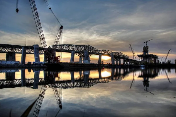 Bridge Construction Sunset Water Reflection Showing Old New Bridges — Stock Photo, Image