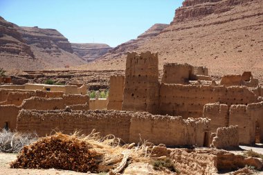 Eski Kasbah Moroccos desertic kırsalında bulundu