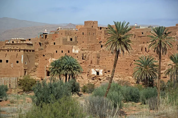Kasbah antigo encontrado na zona rural deserta de Marrocos — Fotografia de Stock