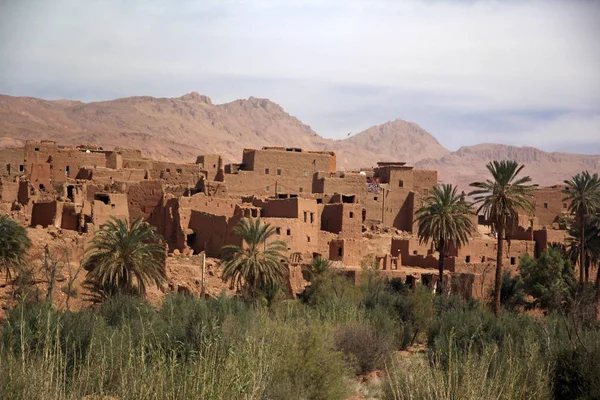 Eski Kasbah Moroccos desertic kırsalında bulundu