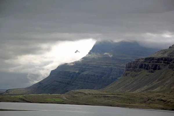冰岛风景秀丽的乡村之美 — 图库照片