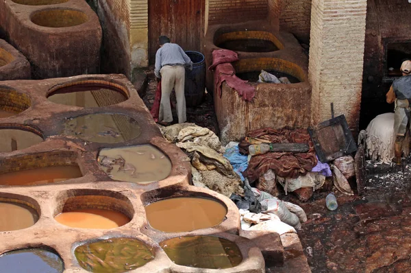 Rooftop tannery in Moroccan city of Fes — Stock Photo, Image
