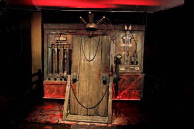 Dekorasyonların farklı yönlerini tasvir eden çeşitli Cadılar Bayramı çizimleri