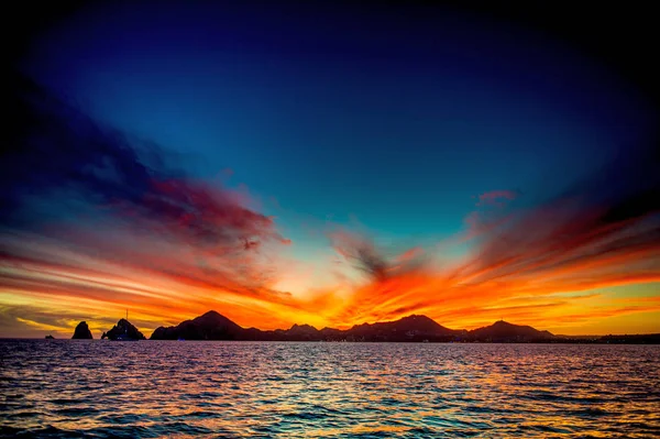 Dağlar Siluetleri Ile Seascape Günbatımı Cabo San Lucas Sahilinde Deniz — Stok fotoğraf