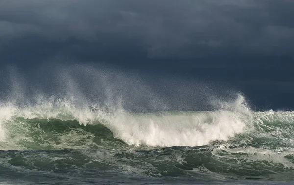 Seascape Erőteljes Óceáni Hullám Felszínen Óceán Hullám Szünetek Egy Sekély — Stock Fotó