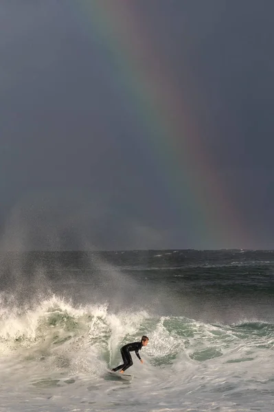 Mossel Bay Sudáfrica Julio 2019 Surfeando Las Olas Surfista Olas — Foto de Stock