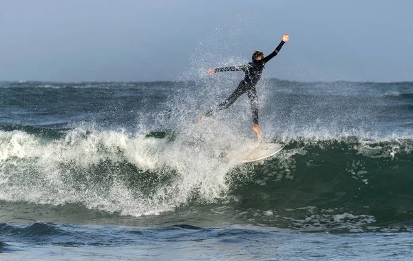 Mosel Bay Νότια Αφρική Ιουλίου 2019 Surfing Waves Surfer Ιππασία — Φωτογραφία Αρχείου