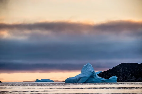 Iceberg Tramonto Nella Baia Disco Groenlandia Loro Fonte Presso Ghiacciaio — Foto Stock