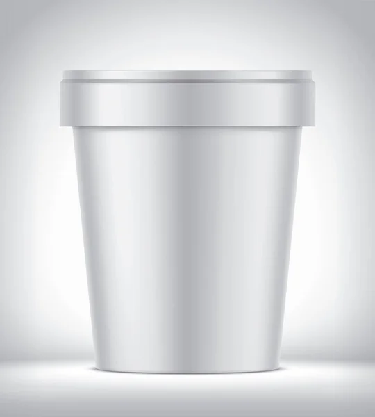 背景にアイスクリーム用のプラスチックカップ マット版 — ストック写真