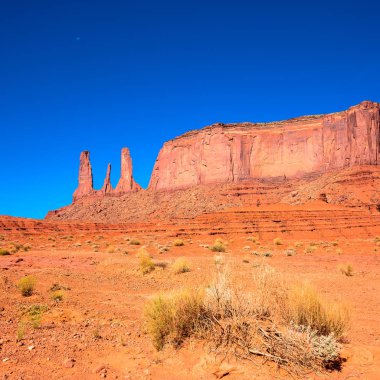 Anıt vally Arizona ABD, kimse ile mavi gökyüzü