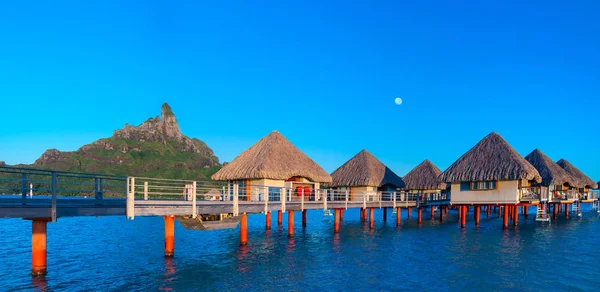 Bungalovy Nad Vodou Měsícem Bara Bora Bora Francouzská Polynésie — Stock fotografie