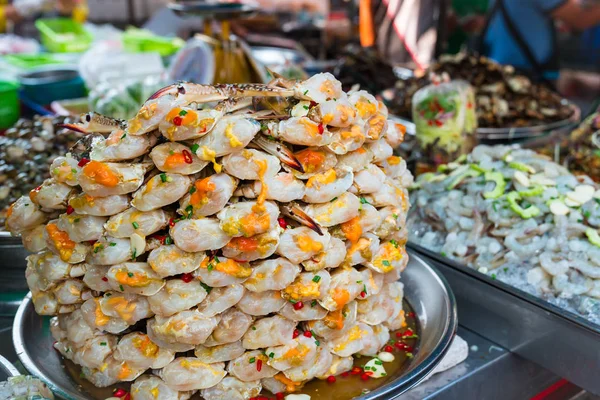 Çiğ et ürünleri, Bangkok, Tayland için yol kenarına yerleştirilen durak