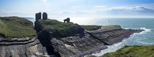 Lizać Zamek Hrabstwie Kerry Irlandia Dzikim Atlantyku Sposób Panorama — Zdjęcie stockowe