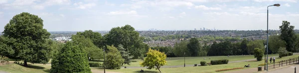 从亚历山德拉宫的地面俯瞰伦敦 — 图库照片