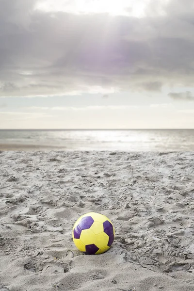Kerry Rlanda Daki Ballybunion Plajında Futbol Topu — Stok fotoğraf
